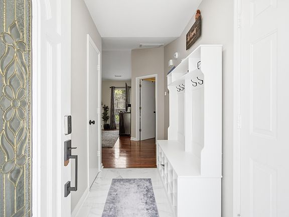 3rd image of 300 Spring Hill Ln