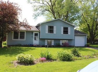 8126 Oldbury Rd, Liverpool, NY 13090