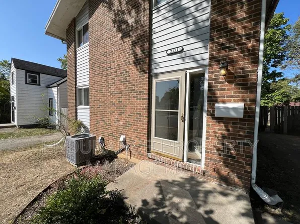 2131 Kensington Dr, Dayton, OH 45406