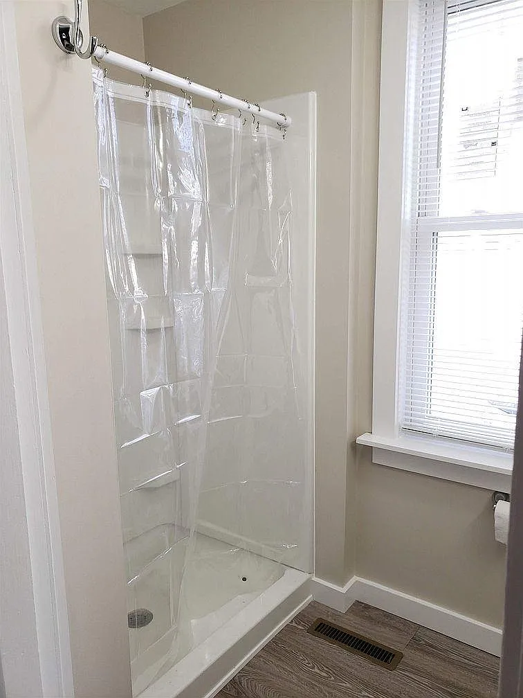 2 bed, $1,800 — Photo 3