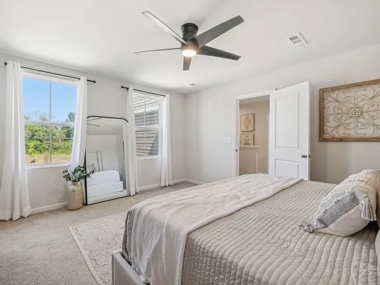1952 Belle Arbor Dr — Photo 10