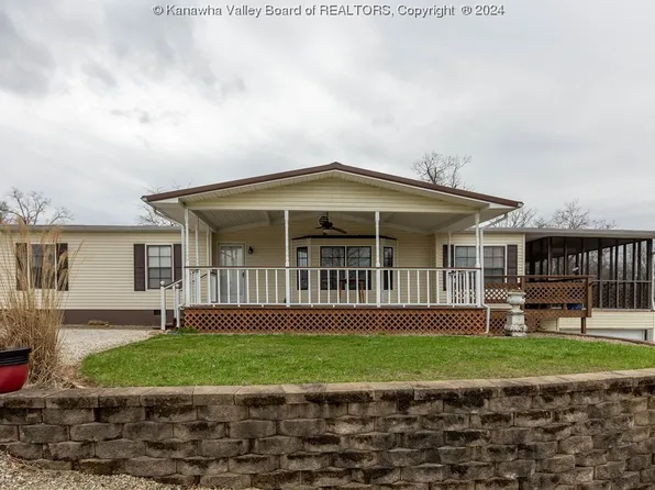 77 Nelson Ln, Ona, WV 25545