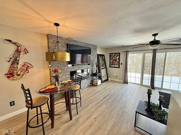 4th image of 610 Bayberry Ct W