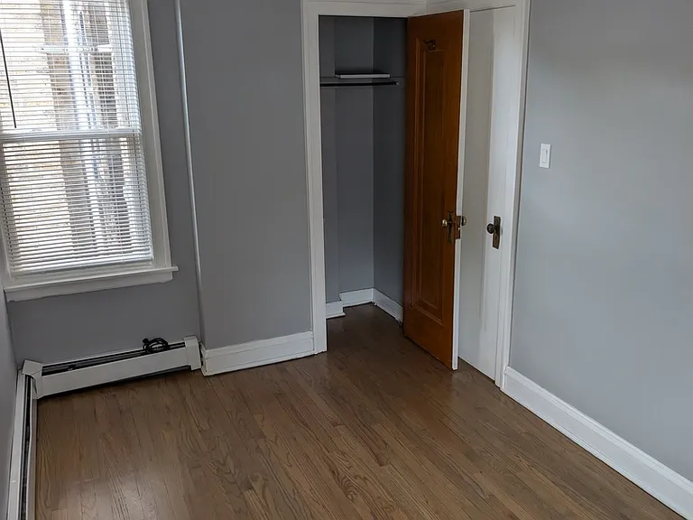 7041 W Addison St #2R — Photo 8