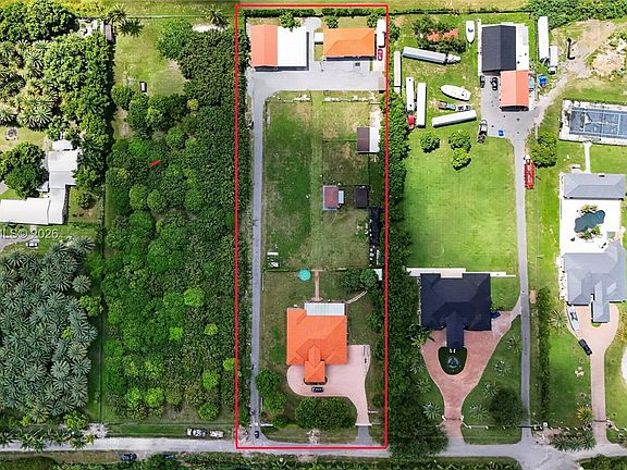 3rd image of 21255 SW 213th Avenue Rd