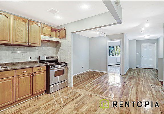 2nd image of 178 Throop Ave #2