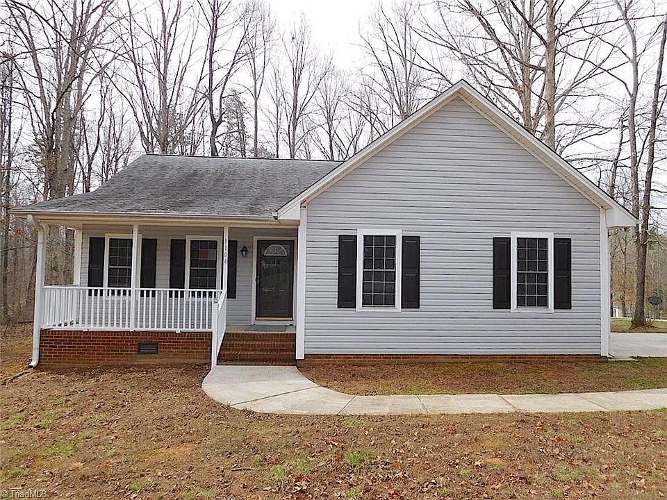 1st image of 1104 Foxhaven Dr