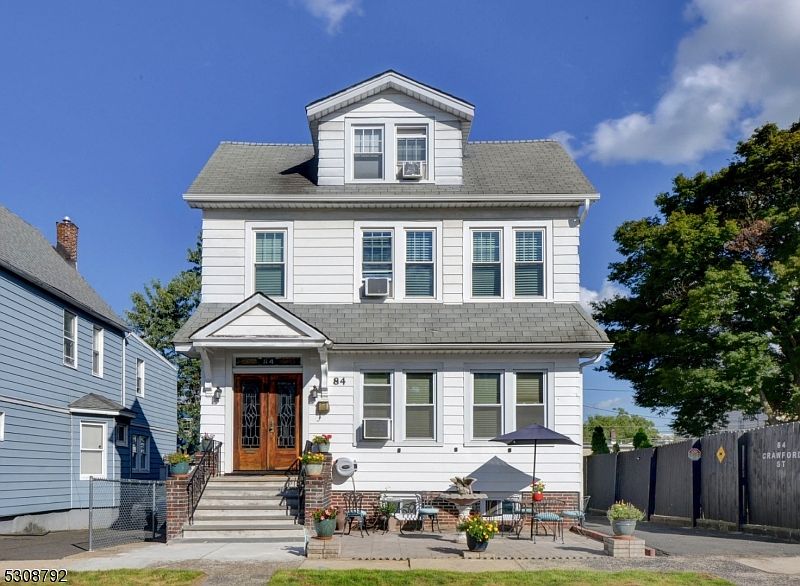 1st image of 84 Crawford St