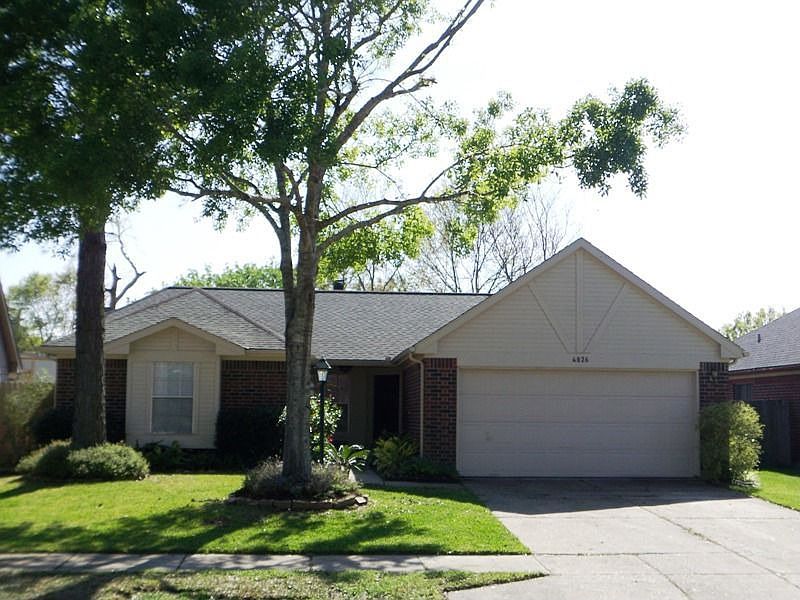 1st image of 4826 Clover Ln