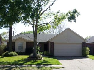 4826 Clover Ln, Pearland, TX 77584
