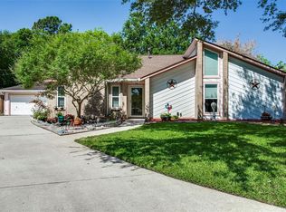 517 W Nottingham Dr, League City, TX 77573