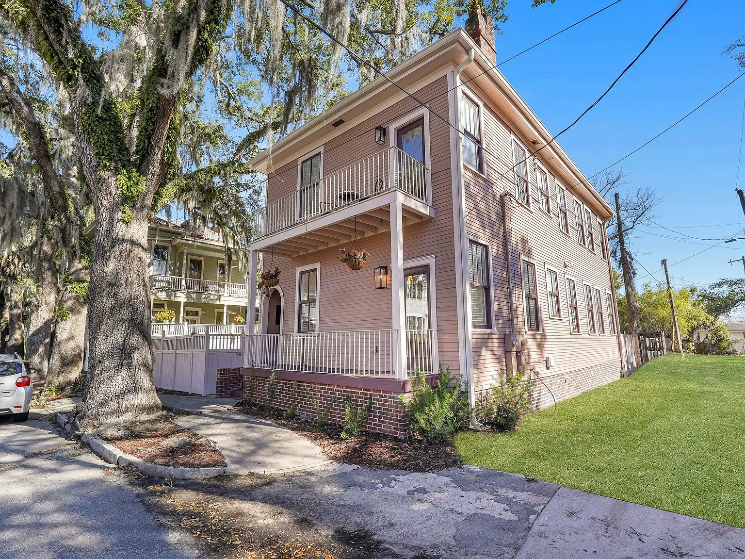 1510 Lincoln St — Photo 2