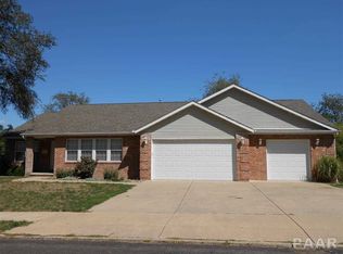 1816 Valle Vista Blvd, Pekin, IL 61554