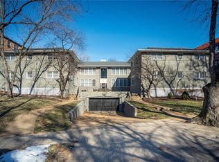 7555 Cromwell Dr, Saint Louis, MO 63105