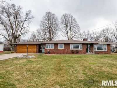 452 E Pearl St, Farmington, IL, 61531
