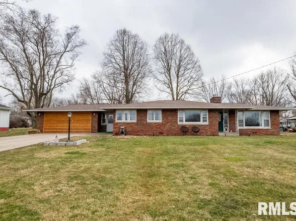 452 E Pearl St, Farmington, IL 61531