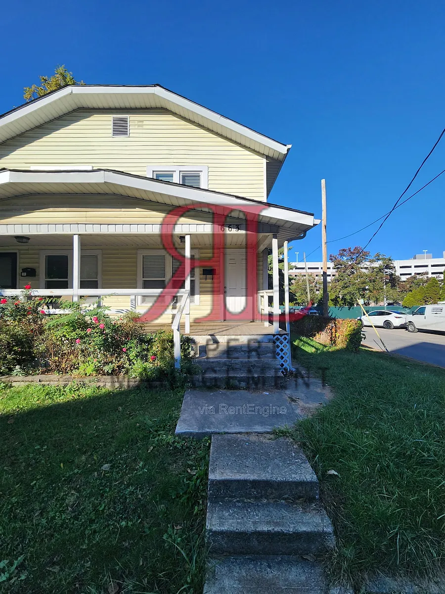 Building Photo - 663 Ann St