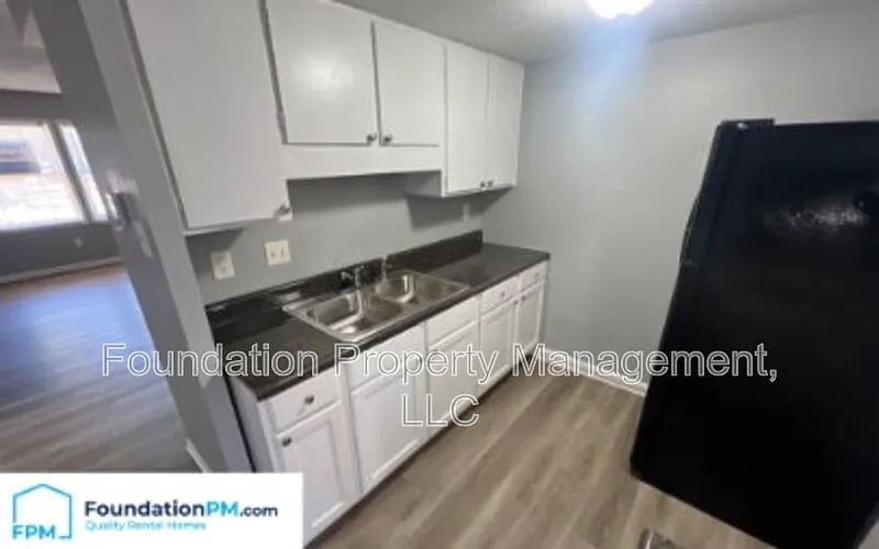 2 bed, 1.5 bath, 960 sqft, $800 — Photo 4