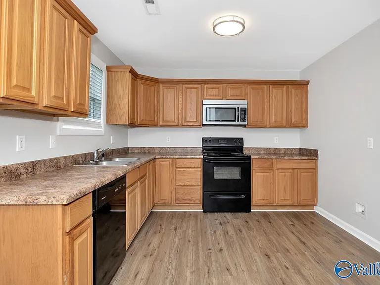 800 Linwood Dr NW — Photo 7
