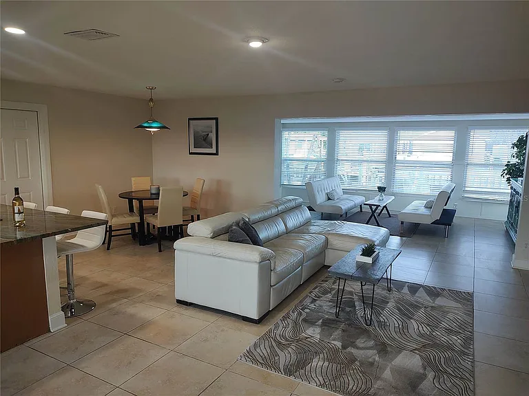 4165 13th Ln NE — Photo 13