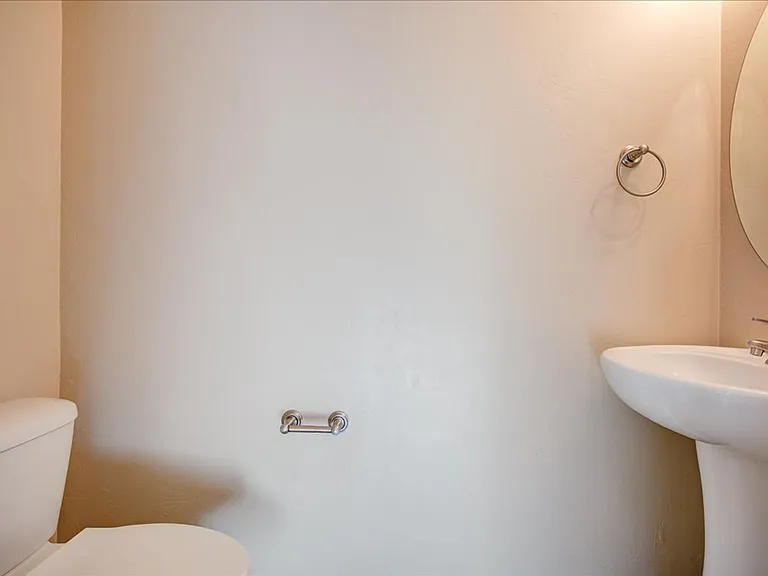 241 E Imperial Ct — Photo 13