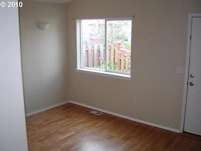 2nd image of 39388 Amherst St