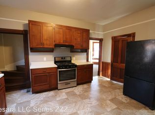 1027 S Garfield Ave, Burlington, IA 52601