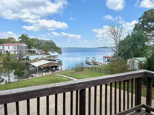 23322 Three Points Dr, Frankston, TX 75763