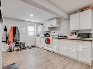 903 Purcell Dr #2, Kelowna, BC V1V 1N6