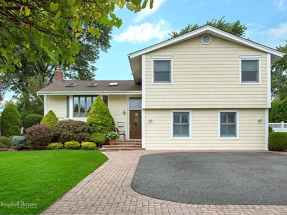 2nd image of 8 Sullivan Dr