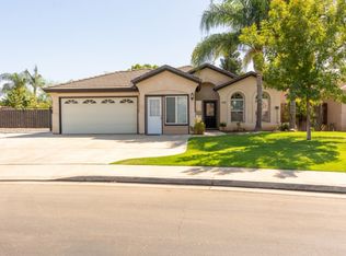 9705 Commodore Dr, Bakersfield, CA 93312