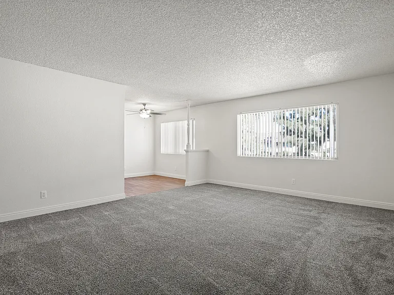 Stonehedge Apartments — Photo 12