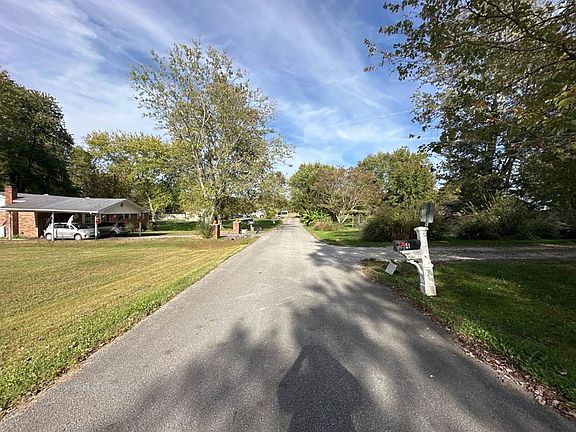 Exterior Neighborhood (street photo)