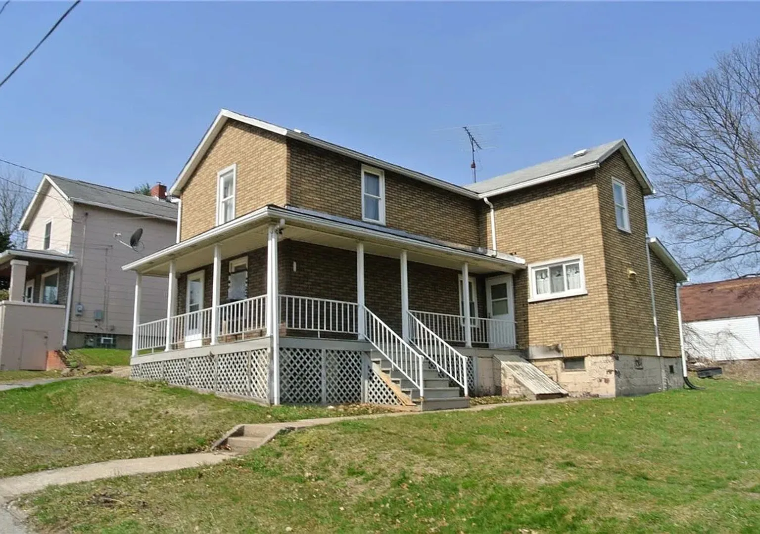 Charming 3BR 2BA House in West Leechburg — Photo 1
