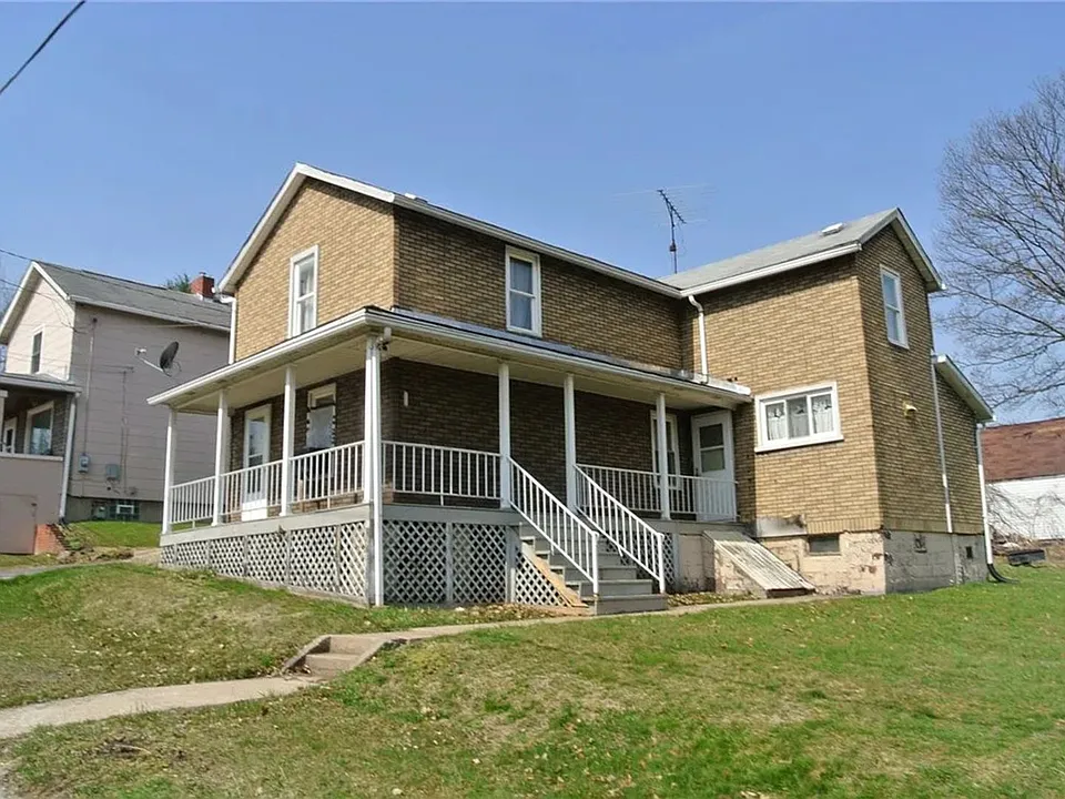 1366 Main St