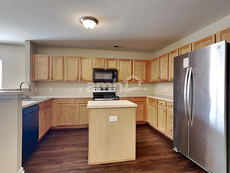 126 Avalon Rd — Photo 3