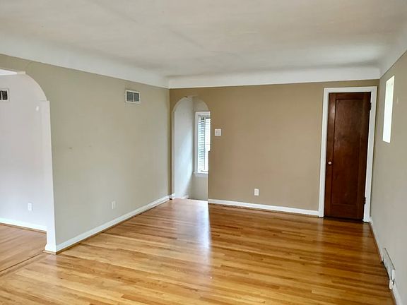 4th image of 7035 Dartmouth Ave Floor 1