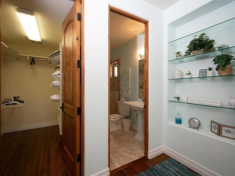 5556 Calumet Ave — Photo 13