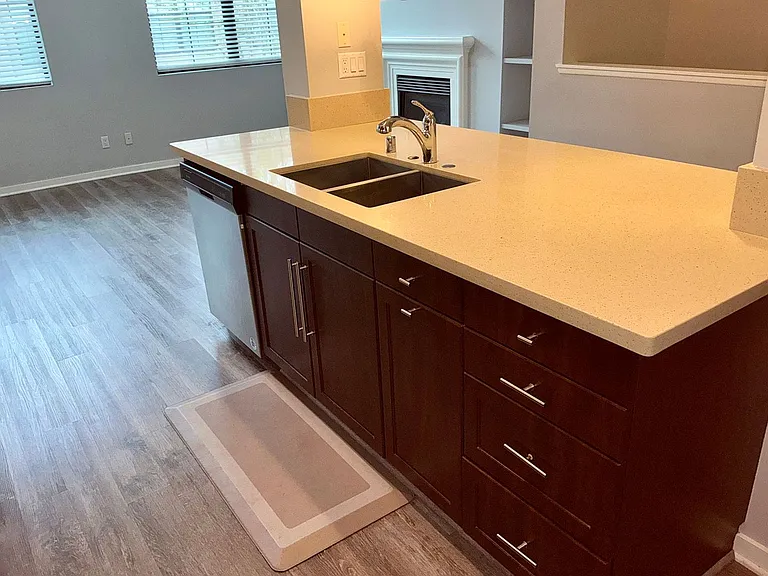 537 W Maple Ave — Photo 35