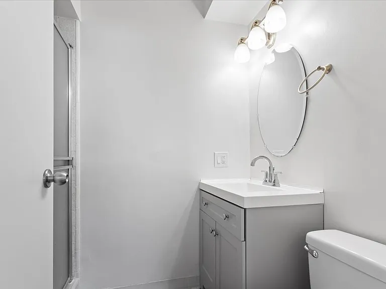 1621 Veteran Ave — Photo 15