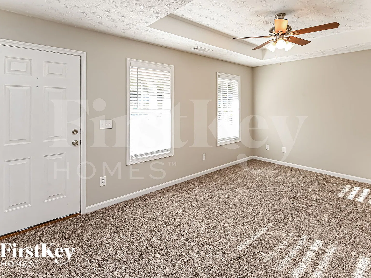 3 bed, 2.0 bath, 1268 sqft, $2,070 — Photo 3