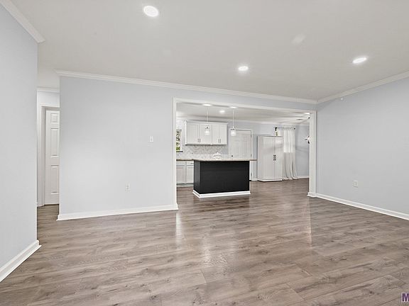 3rd image of 9441 Huntington Ave