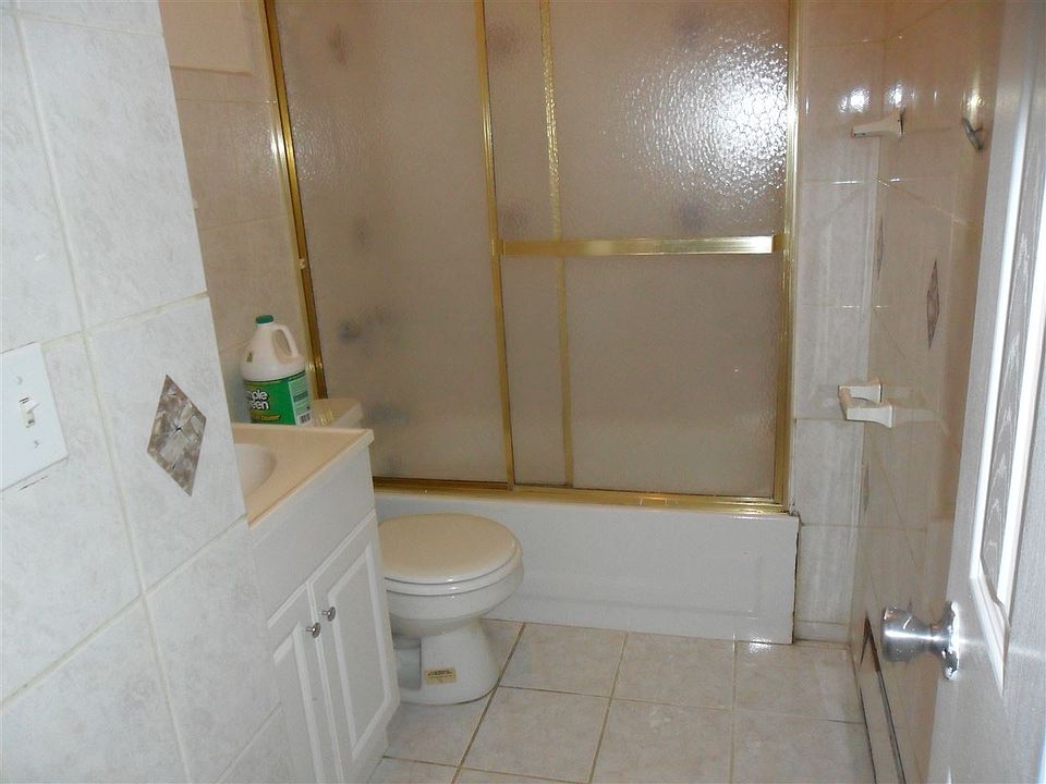 2nd image of 208 Columbia Ave #1