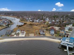 613 Riverside Dr, Toms River, NJ 08753