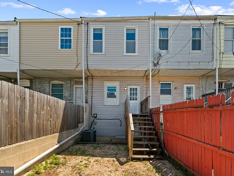324 Oldham St — Photo 44