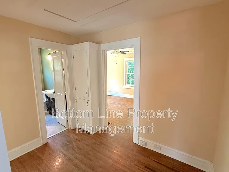 607 Gaston Ave — Photo 10