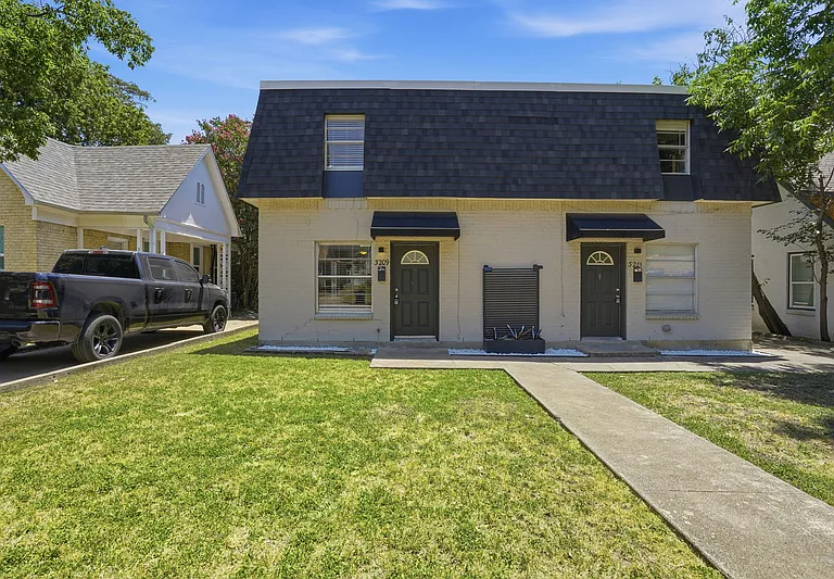 3209 Rogers Ave — Photo 1