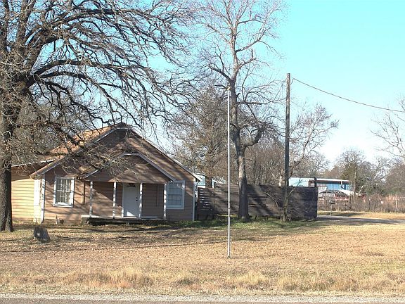 4th image of 592 Burr Rd