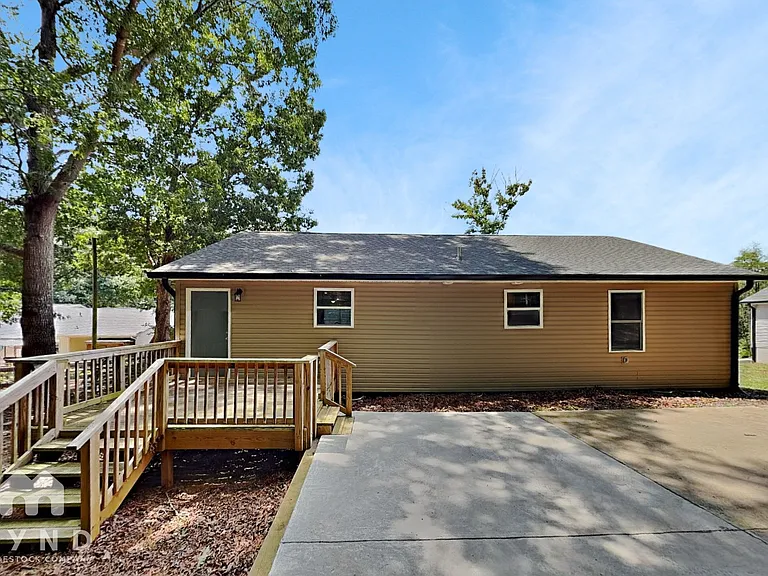 214 Aspen Dr — Photo 13