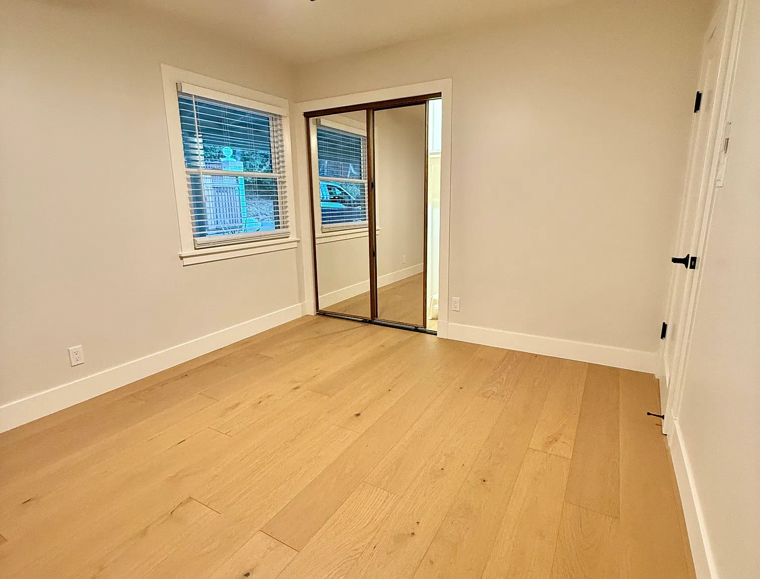 2 bed, 1008 sqft, $4,500 — Photo 3